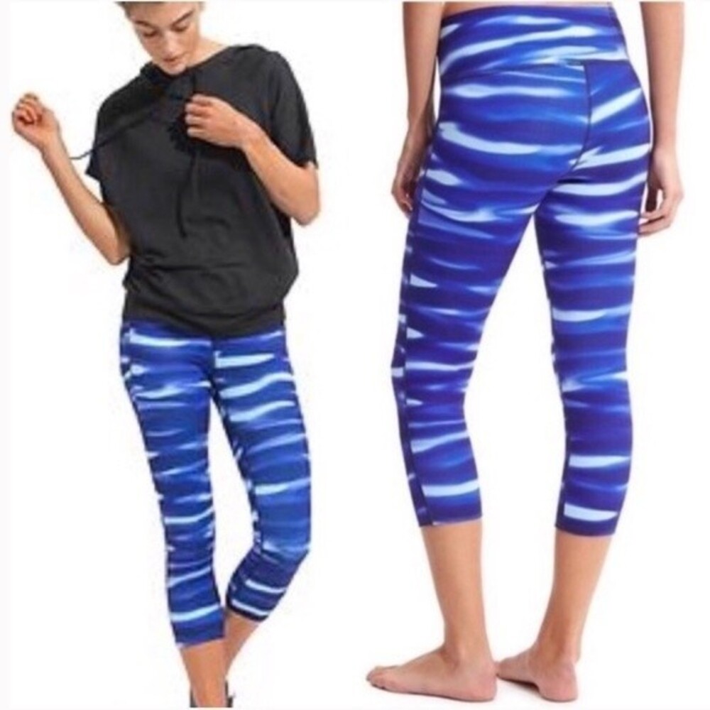 ATHLETA cropped work out leggings XS